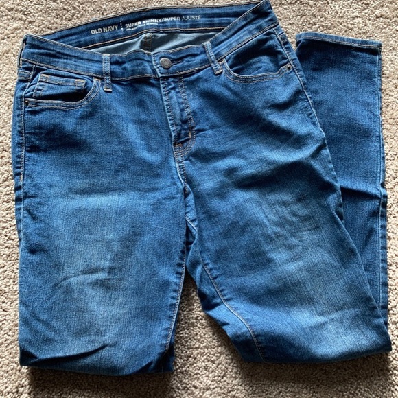 Old navy size 8 jeans - Picture 2 of 2